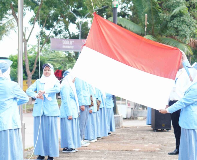 Kegiatan Upacara Pengibaran Bendera Merah Putih Setiap Hari Senin, Untuk Membangun Jiwa Nasionalisme